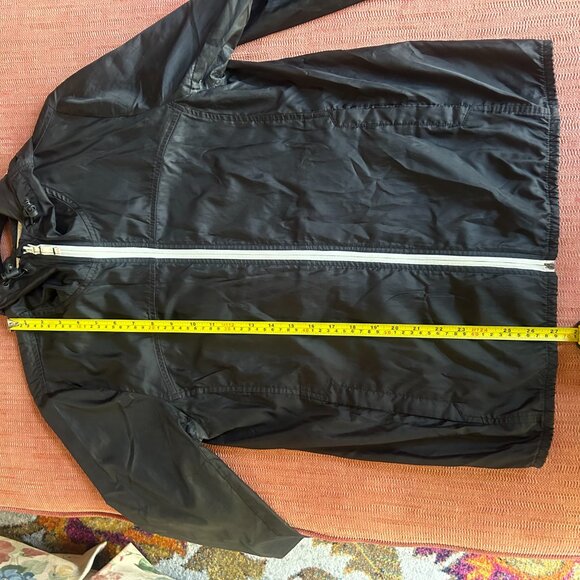 black windbreaker with white zip - Picture 3 of 6
